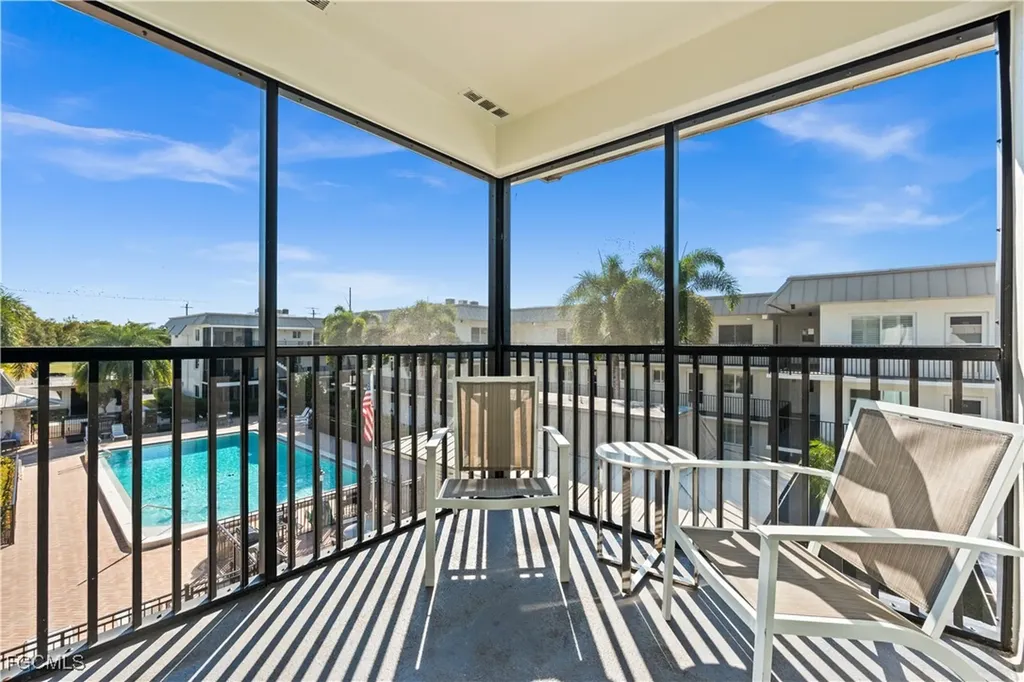 766 Central Avenue Naples FL 34102
