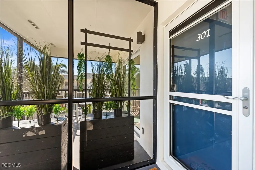 766 Central Avenue Naples FL 34102