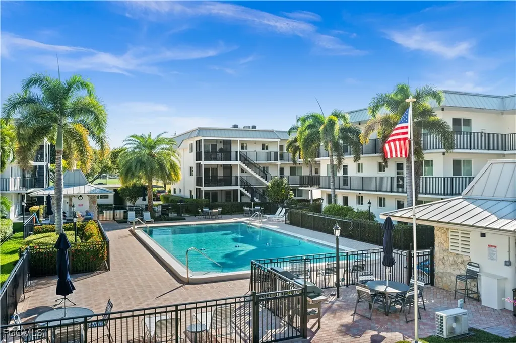 766 Central Avenue Naples FL 34102