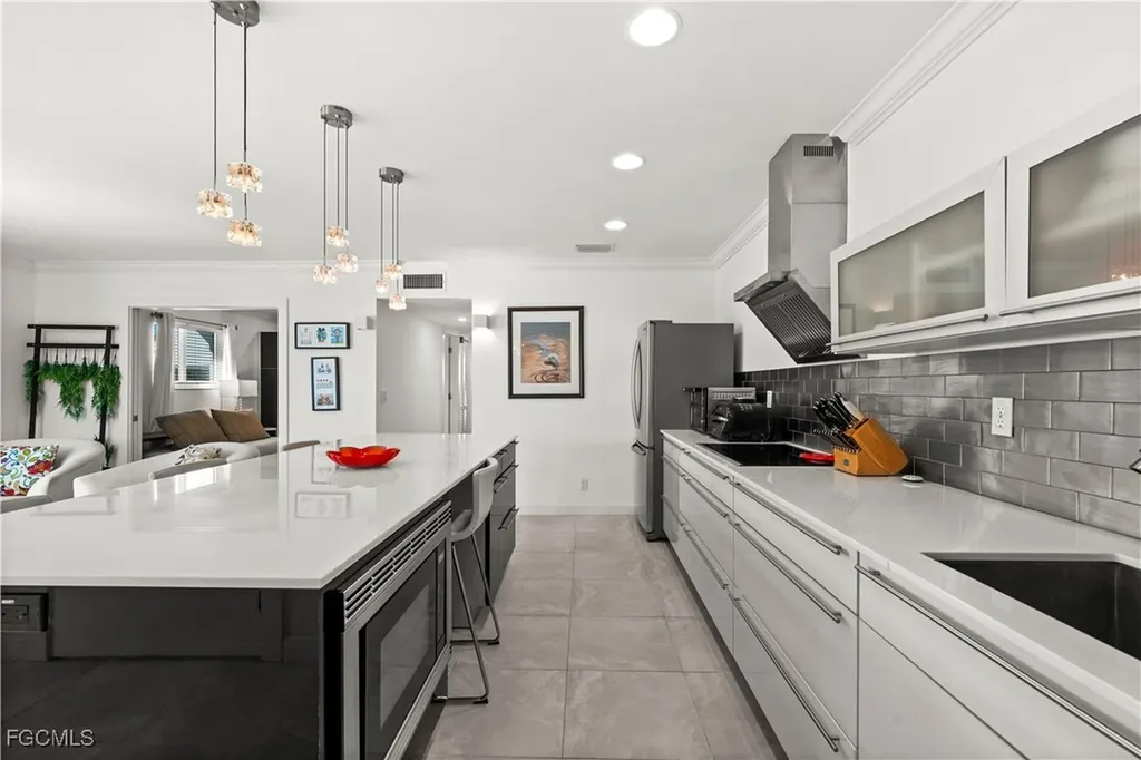766 Central Avenue Naples FL 34102