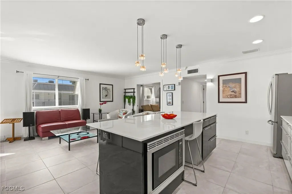 766 Central Avenue Naples FL 34102