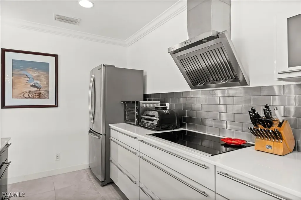 766 Central Avenue Naples FL 34102