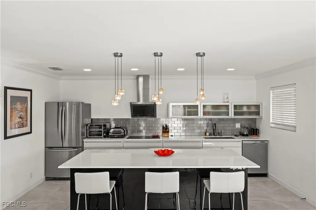 766 Central Avenue Naples FL 34102