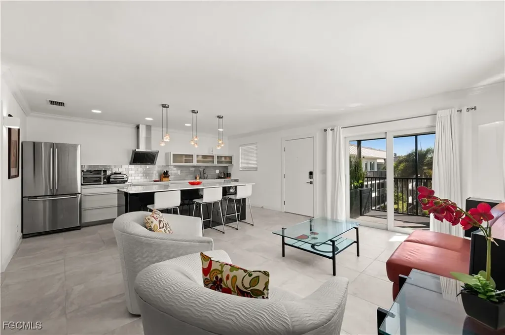 766 Central Avenue Naples FL 34102