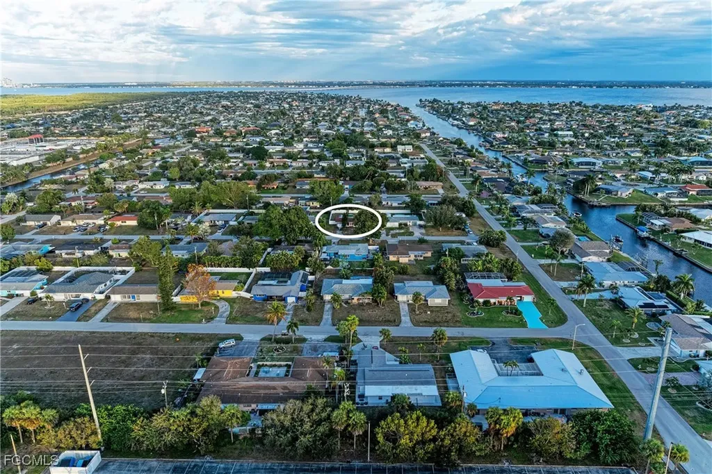 2709 SE 17th Avenue Cape Coral FL 33904