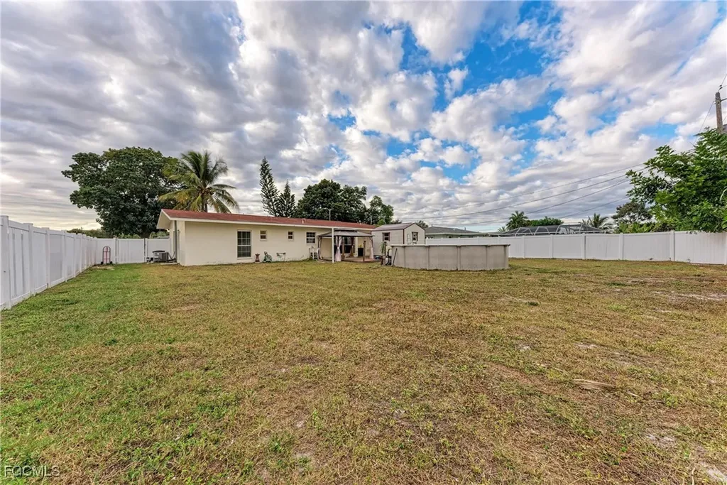 2709 SE 17th Avenue Cape Coral FL 33904