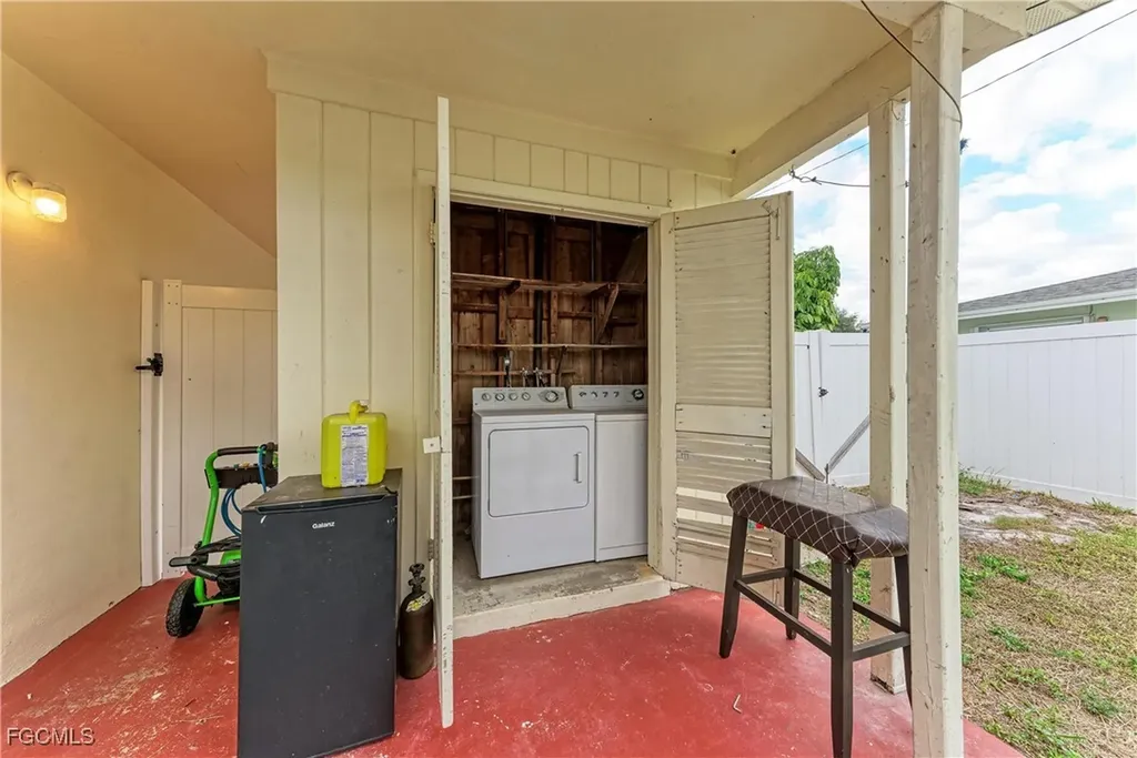 2709 SE 17th Avenue Cape Coral FL 33904