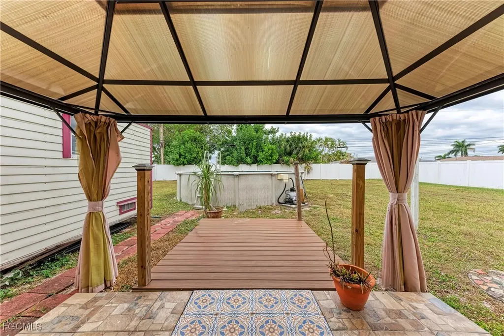 2709 SE 17th Avenue Cape Coral FL 33904