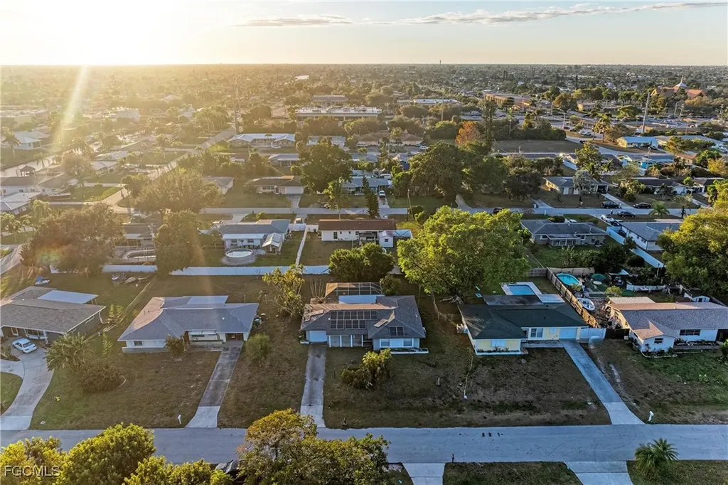 2709 SE 17th Avenue Cape Coral FL 33904