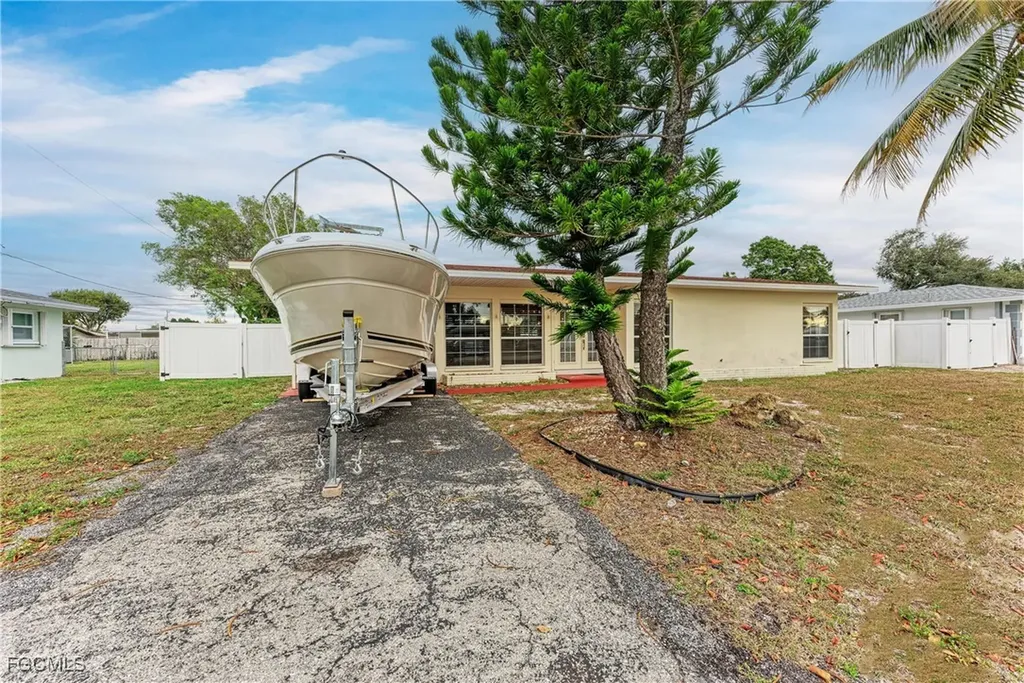 2709 SE 17th Avenue Cape Coral FL 33904