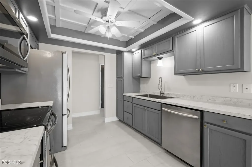 503 SE 16th Place Cape Coral FL 33990