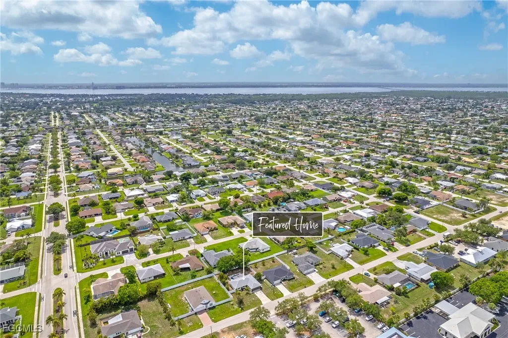 503 SE 16th Place Cape Coral FL 33990