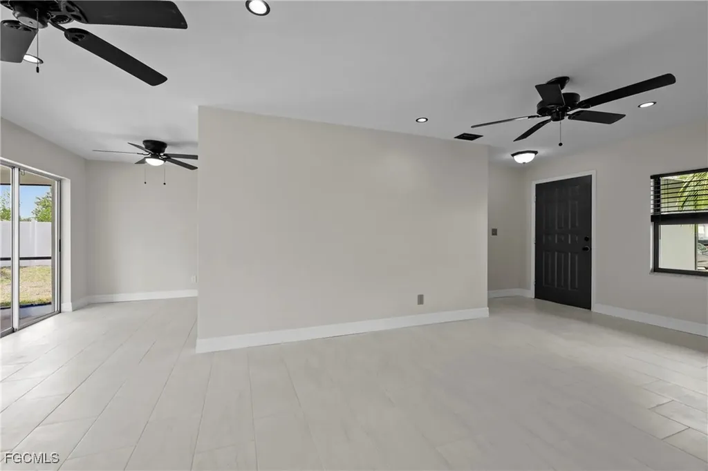 503 SE 16th Place Cape Coral FL 33990