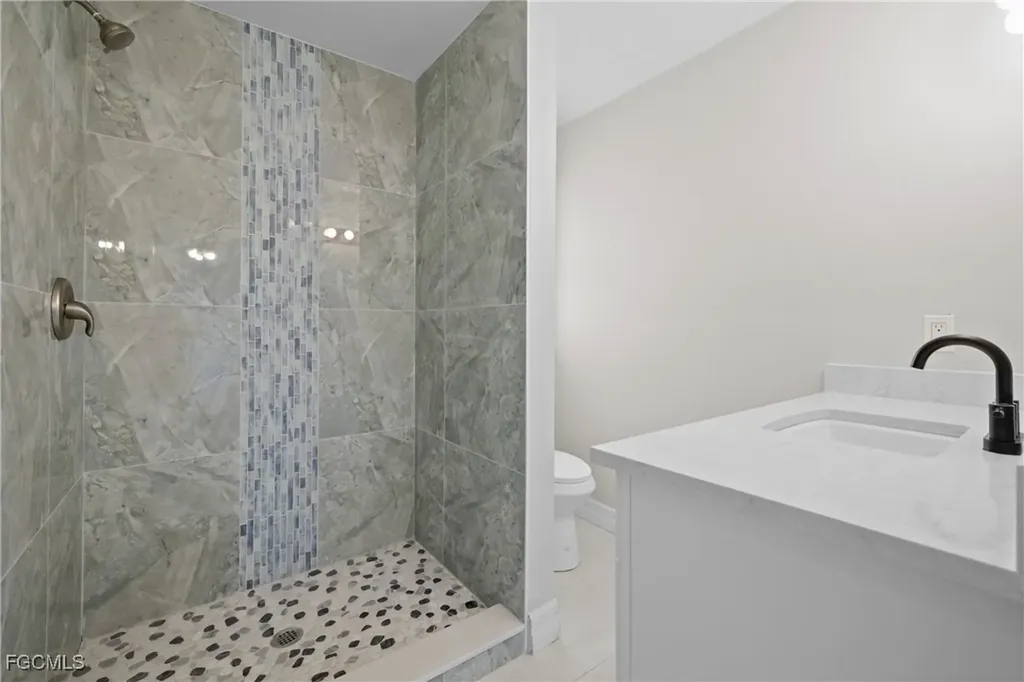 503 SE 16th Place Cape Coral FL 33990