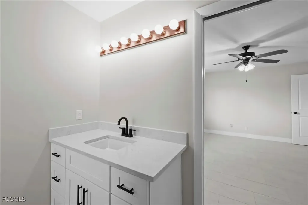503 SE 16th Place Cape Coral FL 33990