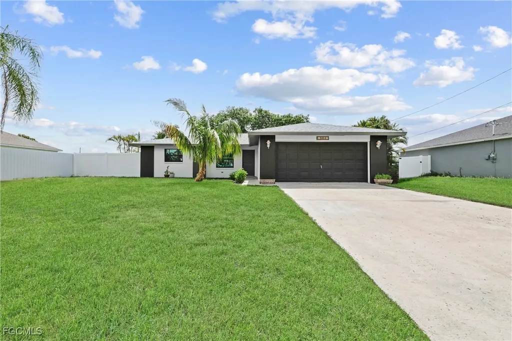 503 SE 16th Place Cape Coral FL 33990