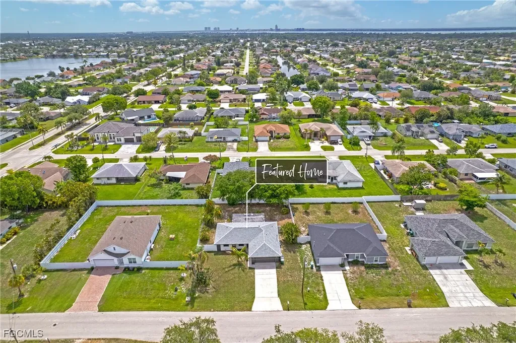 503 SE 16th Place Cape Coral FL 33990