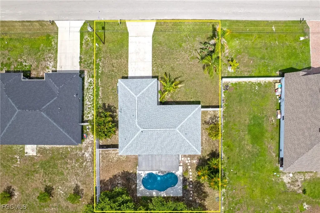 503 SE 16th Place Cape Coral FL 33990