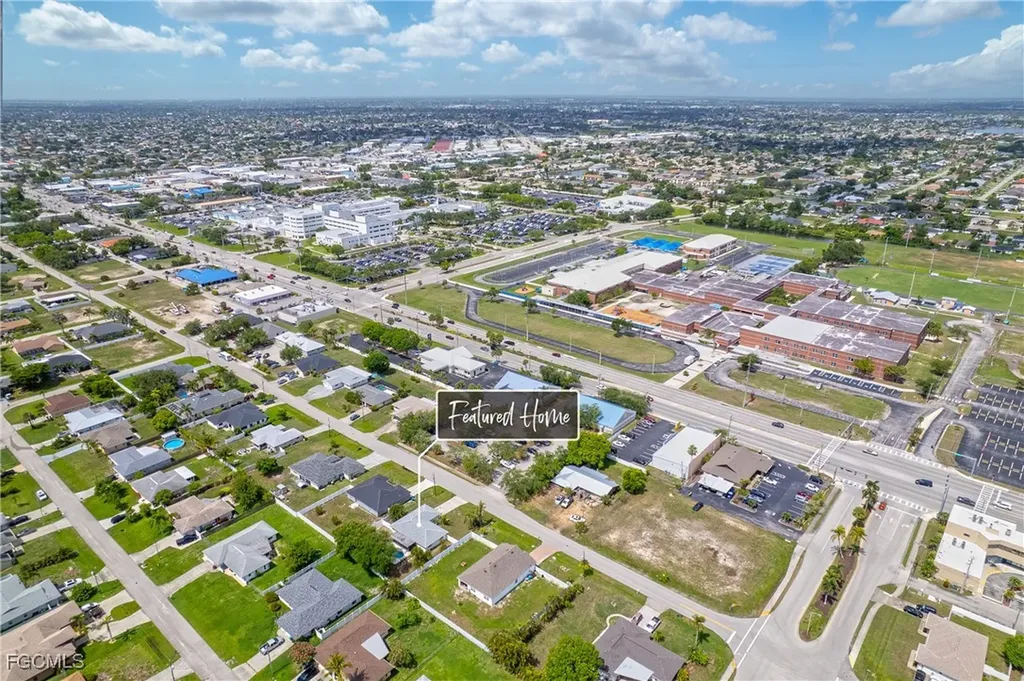 503 SE 16th Place Cape Coral FL 33990