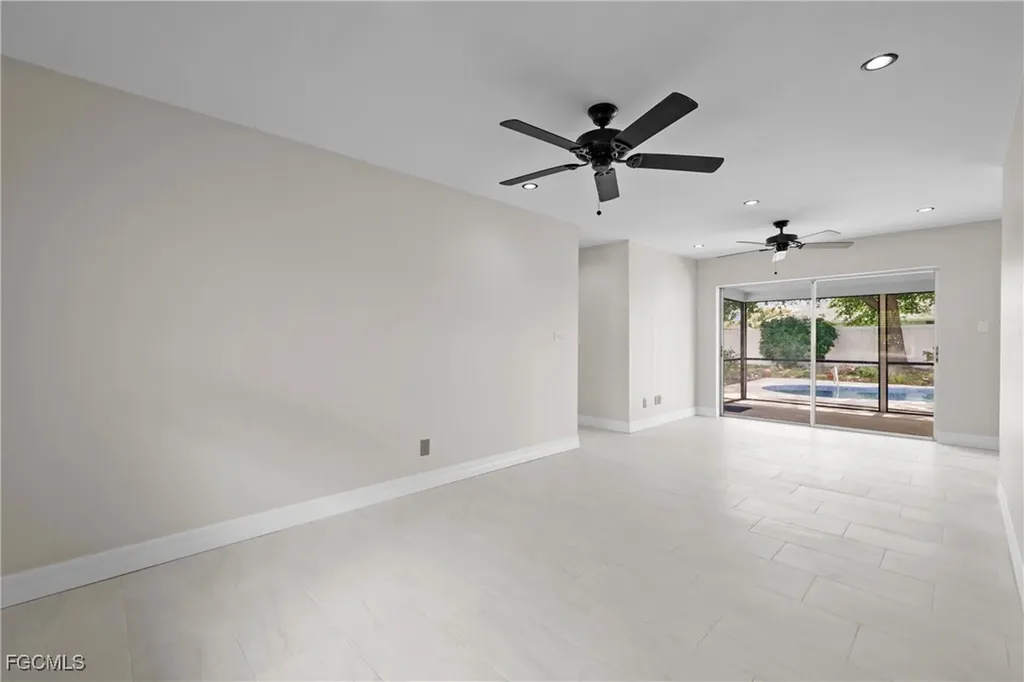 503 SE 16th Place Cape Coral FL 33990