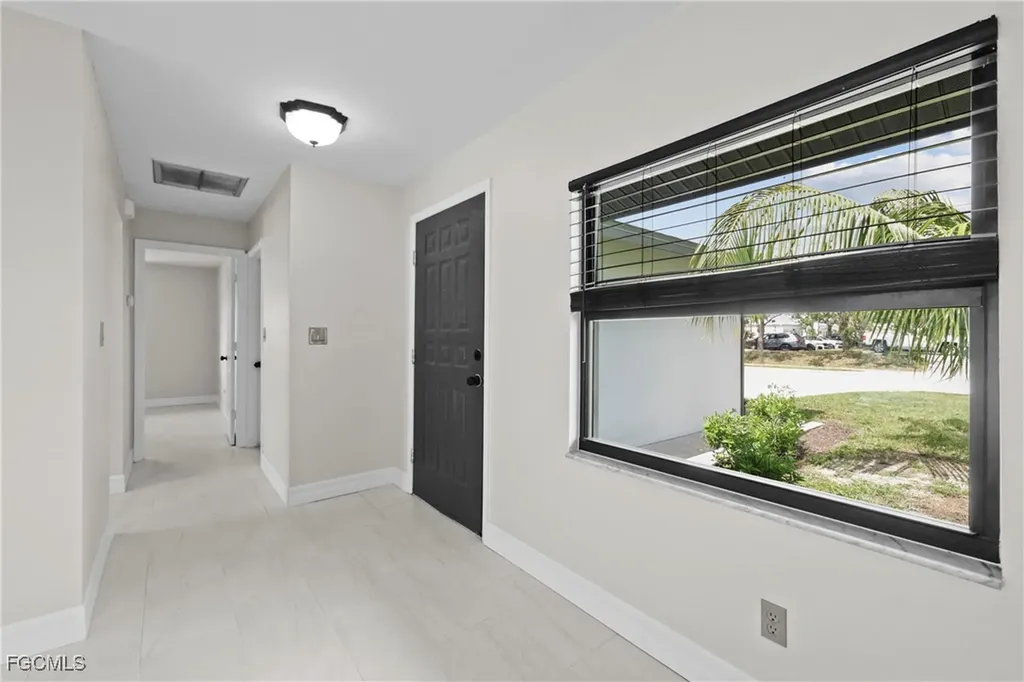 503 SE 16th Place Cape Coral FL 33990