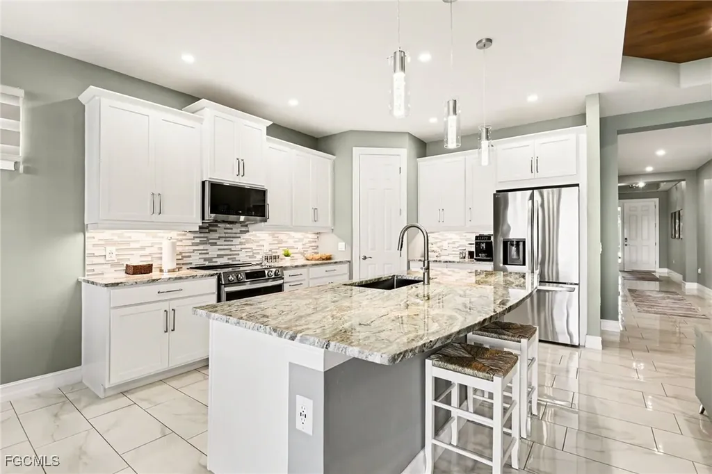 355 Spring Hill Lake Loop Cape Coral FL 33993