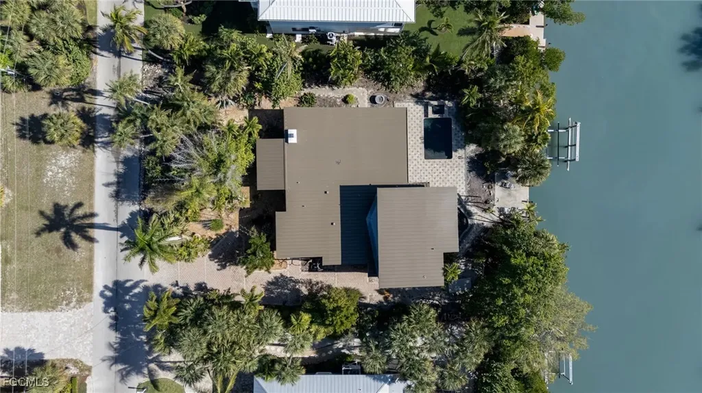 505 Lighthouse Way Sanibel FL 33957
