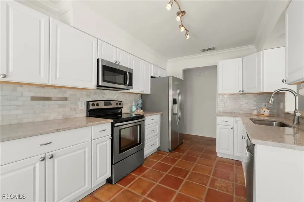 15068 Cloverdale Drive Fort Myers FL 33919