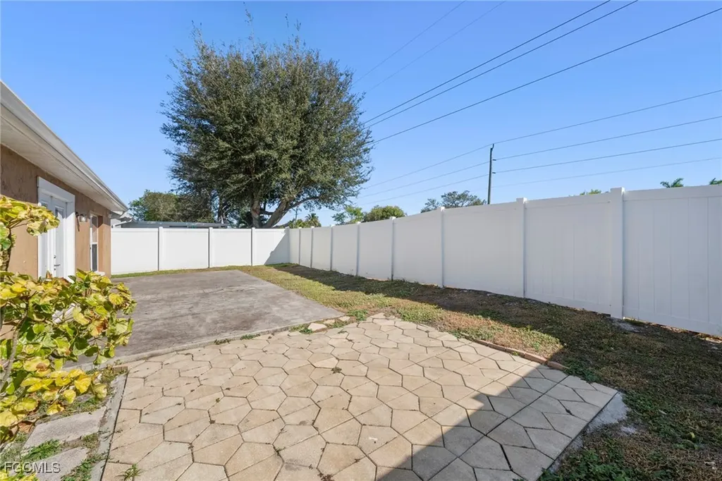 15068 Cloverdale Drive Fort Myers FL 33919