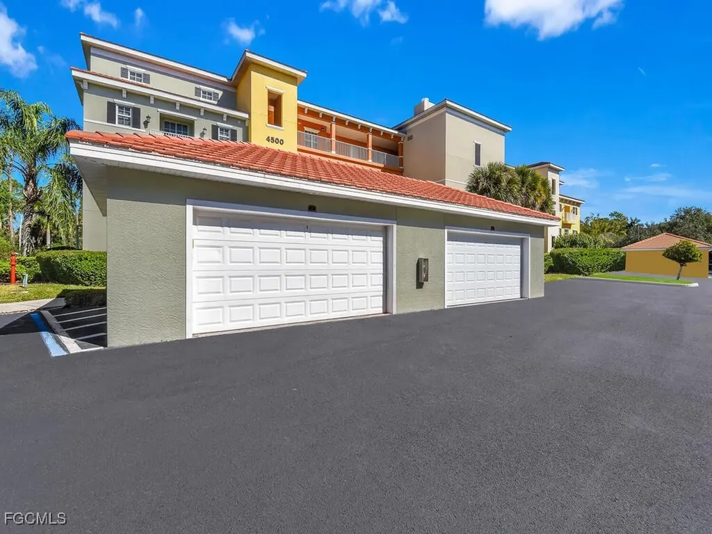 4500 Botanical Place Circle Naples FL 34112