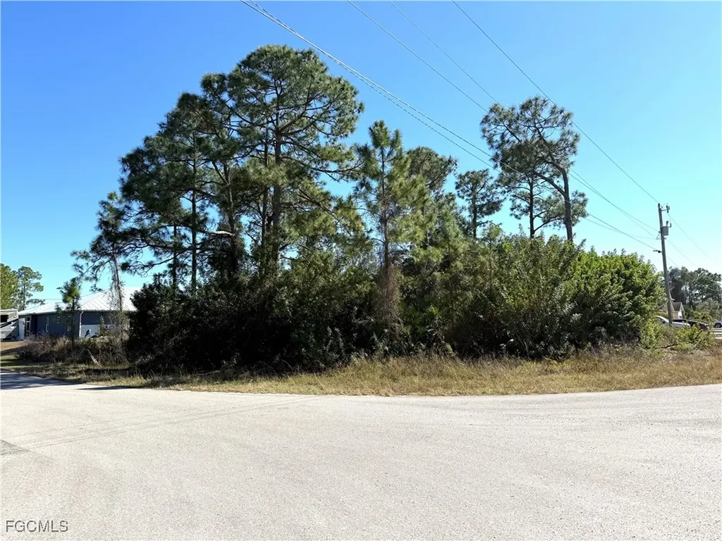 715 Bedford Drive Lehigh Acres FL 33974