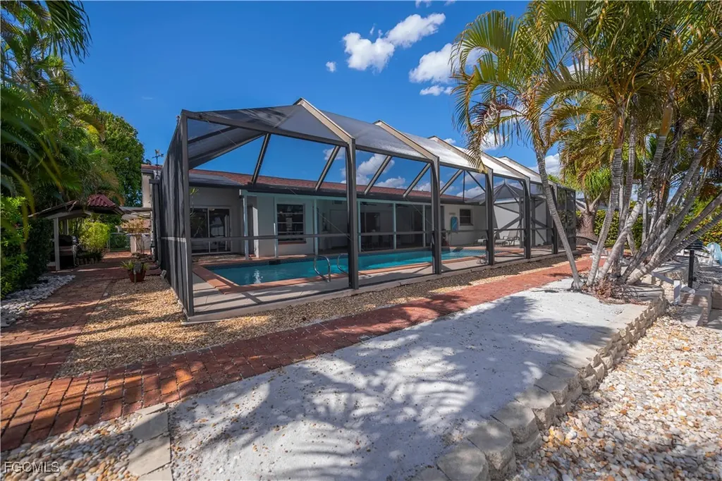 3511 SE 18th Place Cape Coral FL 33904