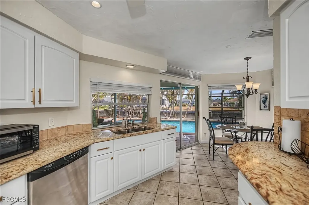 3511 SE 18th Place Cape Coral FL 33904