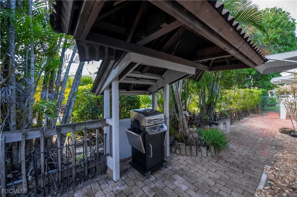 3511 SE 18th Place Cape Coral FL 33904