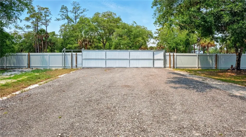 545 S Estribo Street Clewiston FL 33440