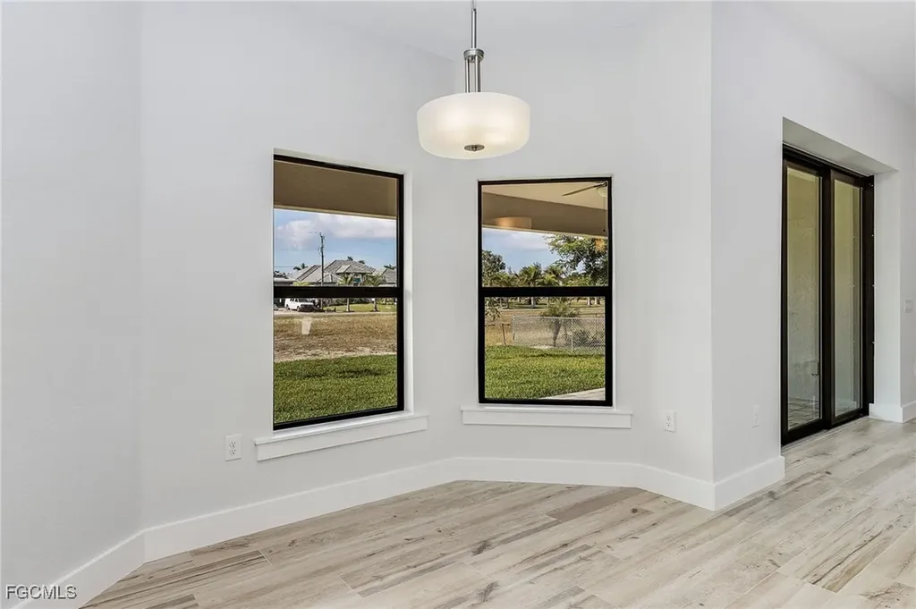 346 SW 28th Place Cape Coral FL 33991