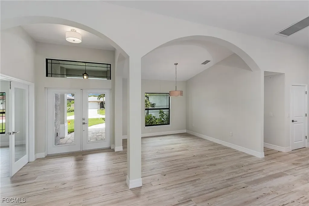 346 SW 28th Place Cape Coral FL 33991