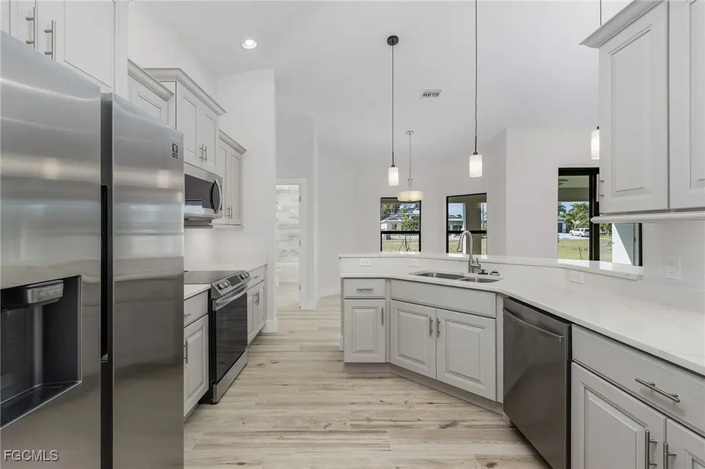 346 SW 28th Place Cape Coral FL 33991