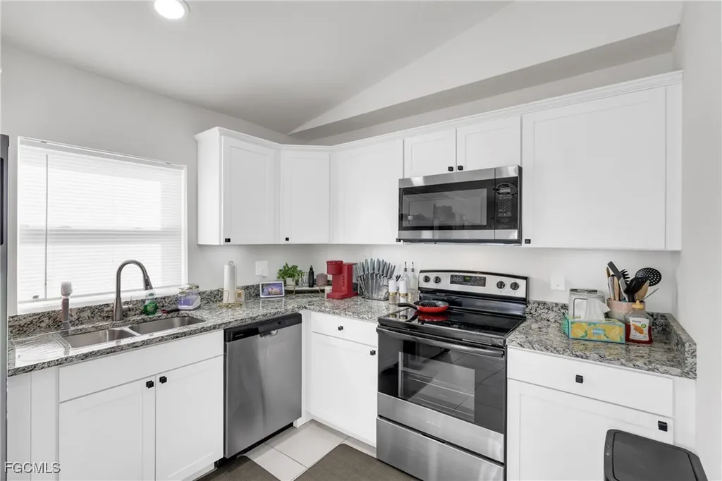1327 NE 12th Avenue Cape Coral FL 33909