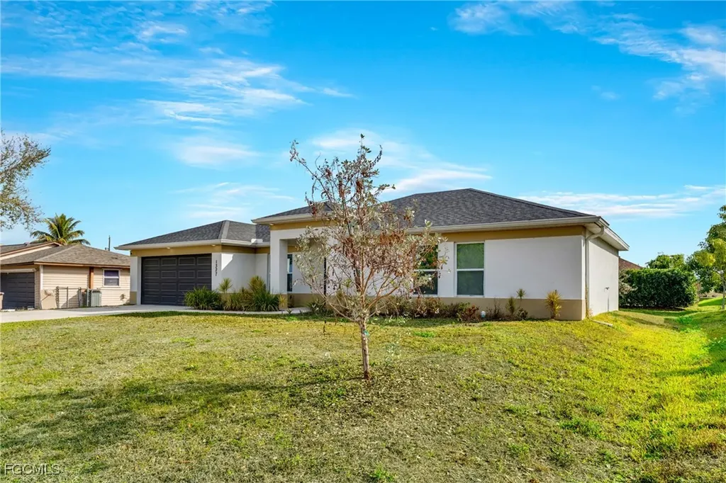 1327 NE 12th Avenue Cape Coral FL 33909