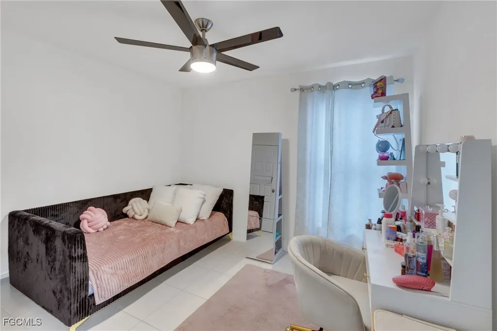 1327 NE 12th Avenue Cape Coral FL 33909