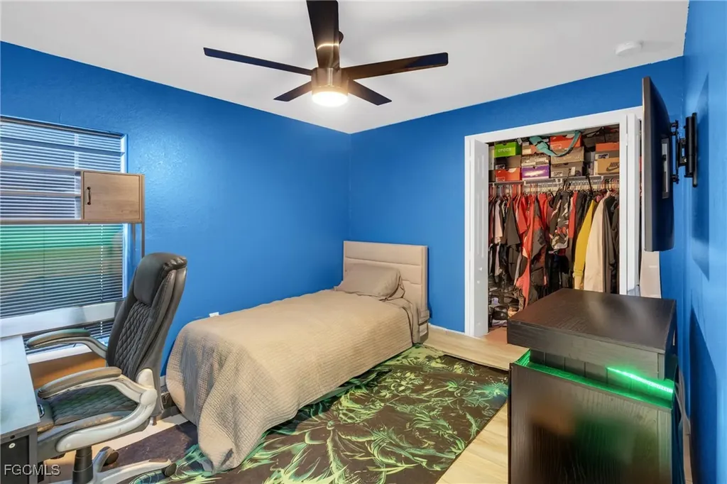 1327 NE 12th Avenue Cape Coral FL 33909