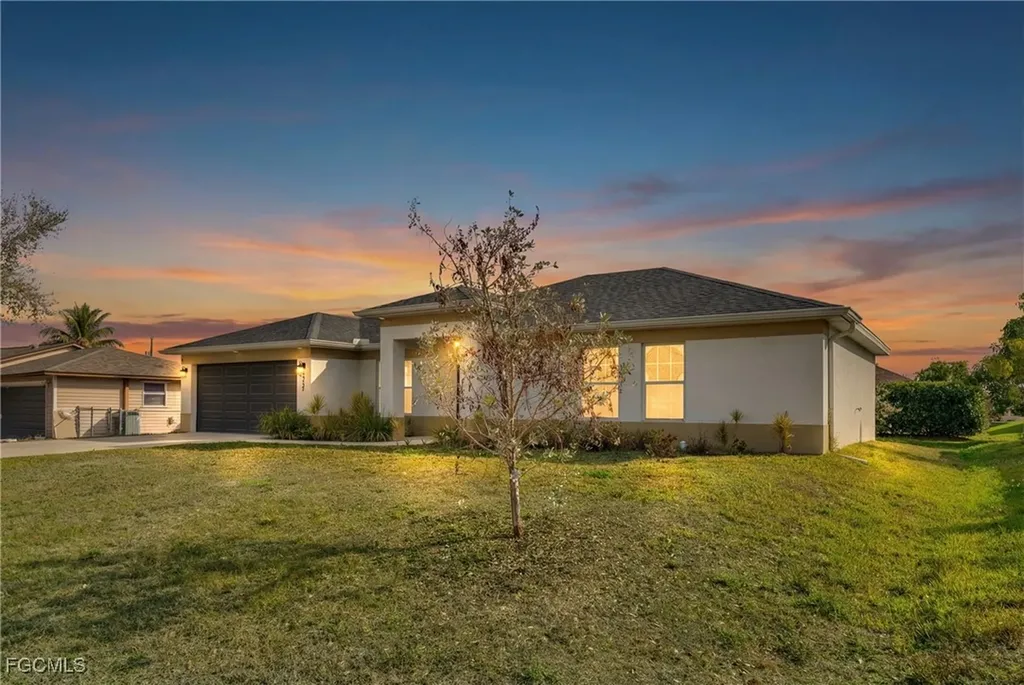 1327 NE 12th Avenue Cape Coral FL 33909