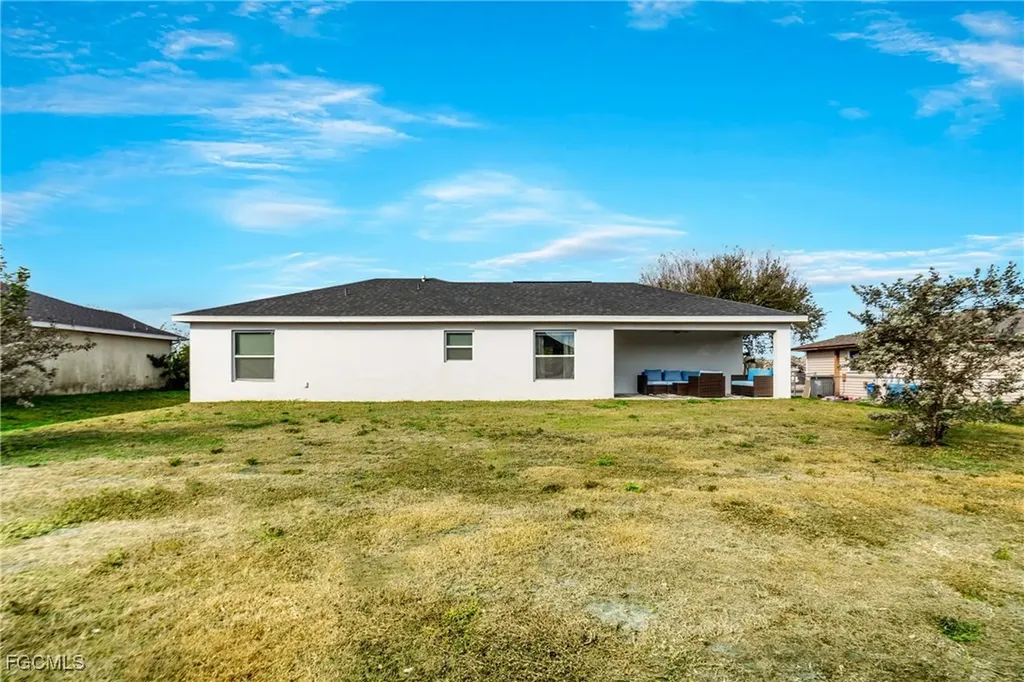 1327 NE 12th Avenue Cape Coral FL 33909