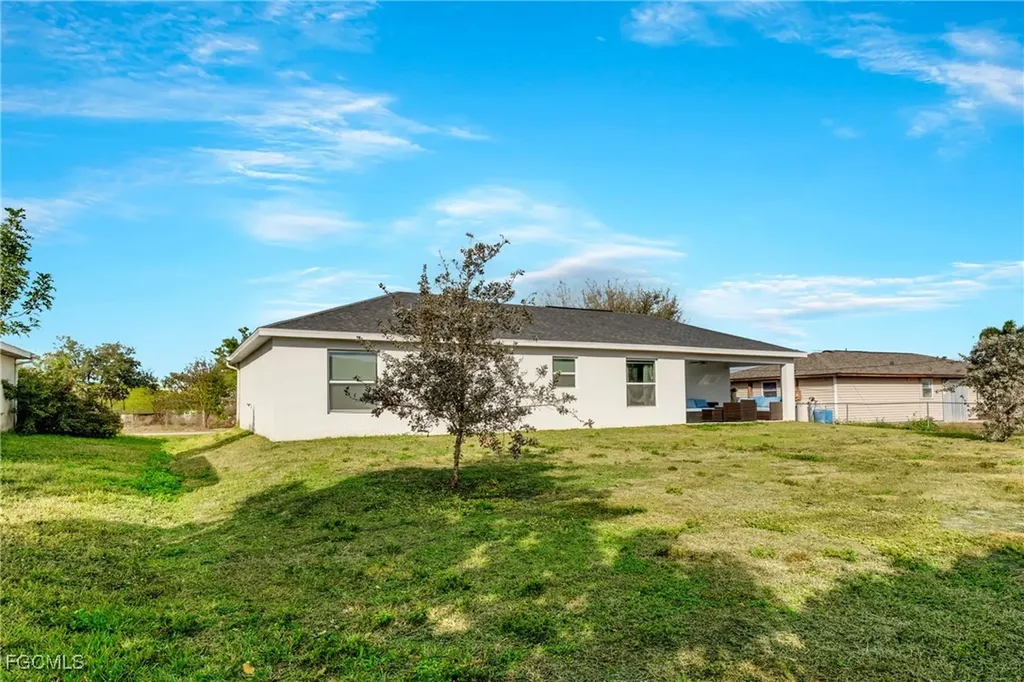 1327 NE 12th Avenue Cape Coral FL 33909