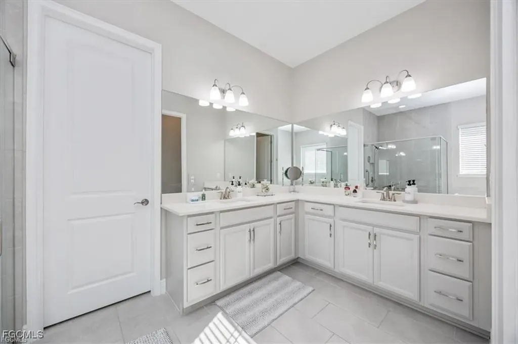3845 Helmsman Drive Naples FL 34120