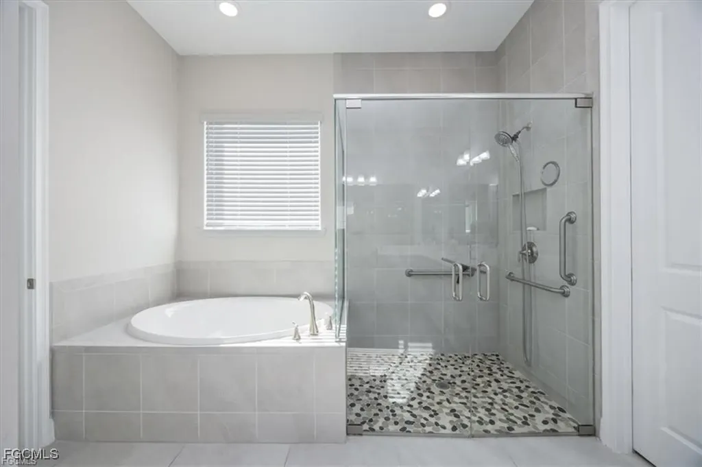 3845 Helmsman Drive Naples FL 34120