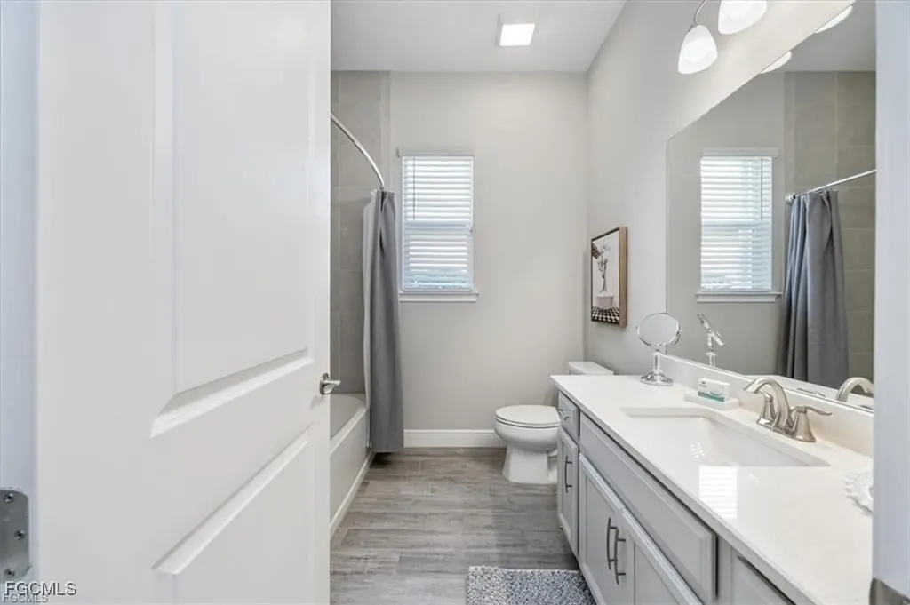 3845 Helmsman Drive Naples FL 34120