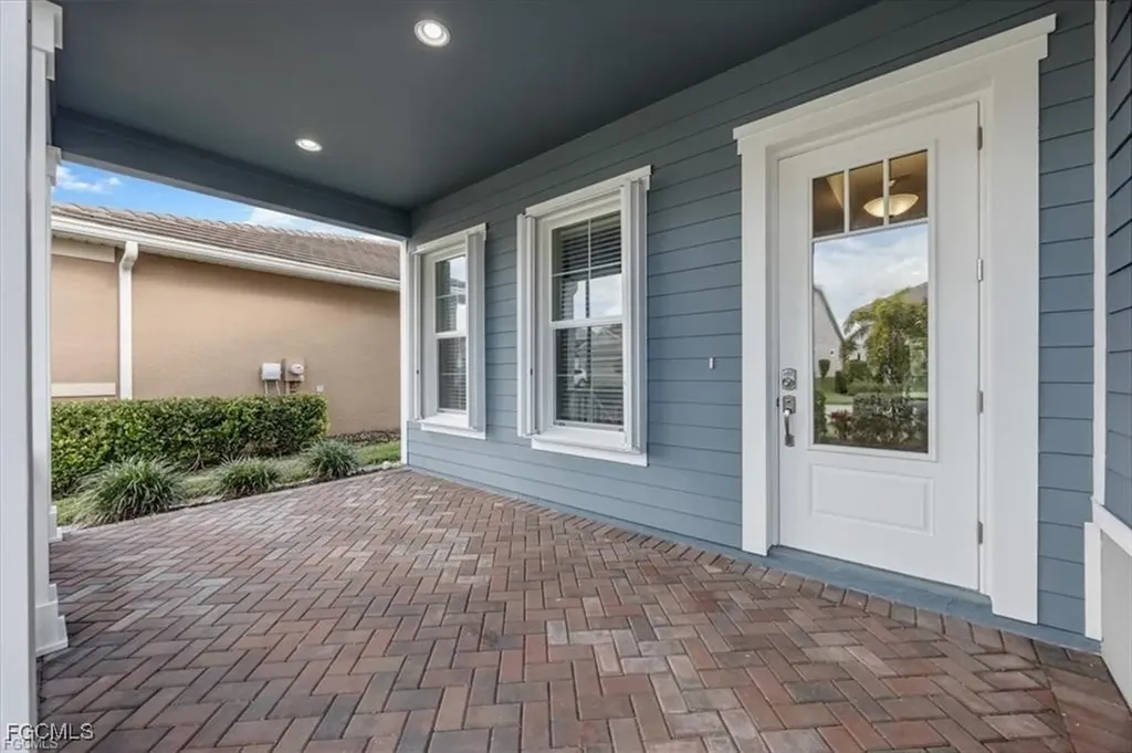 3845 Helmsman Drive Naples FL 34120