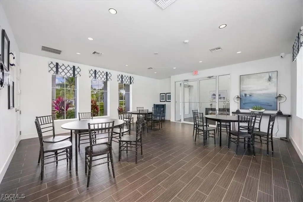 3845 Helmsman Drive Naples FL 34120